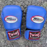 Twins BGVL3 Blue Muay Thai Boxing Gloves 10oz (damaged) Twins BGVL3 Blue Muay Thai Boxing Gloves 10oz (damaged)