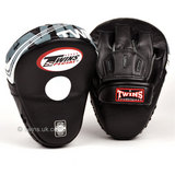 Twins PML10 Black Muay Thai Focus Mitts Twins PML10 Black Muay Thai Focus Mitts