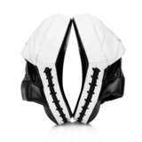 Fairtex FMV9 Black-White Contoured Muay Thai Focus Mitts Fairtex FMV9 Black-White Contoured Muay Thai Focus Mitts
